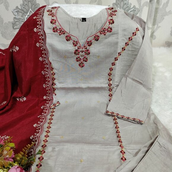 DESIGNER KURTI - Picture 9 of 11